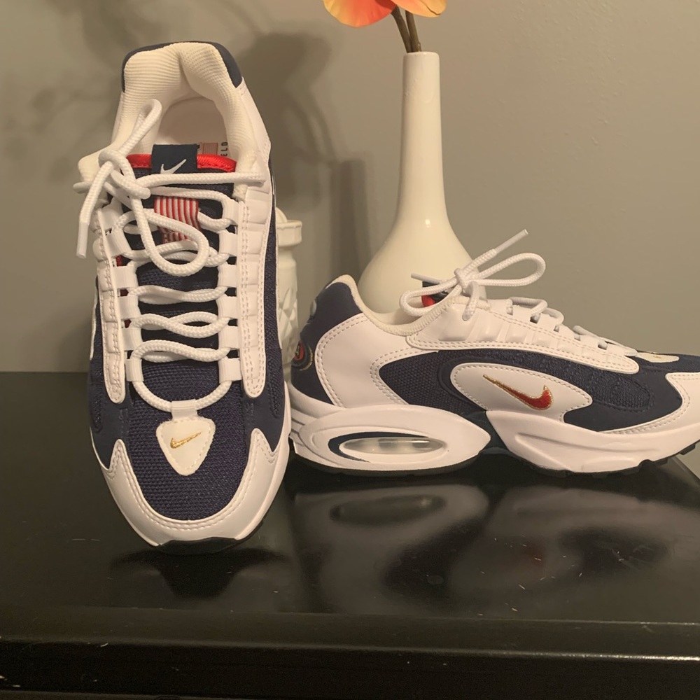 NIKE AIR MAX TRIAX USA SHOES